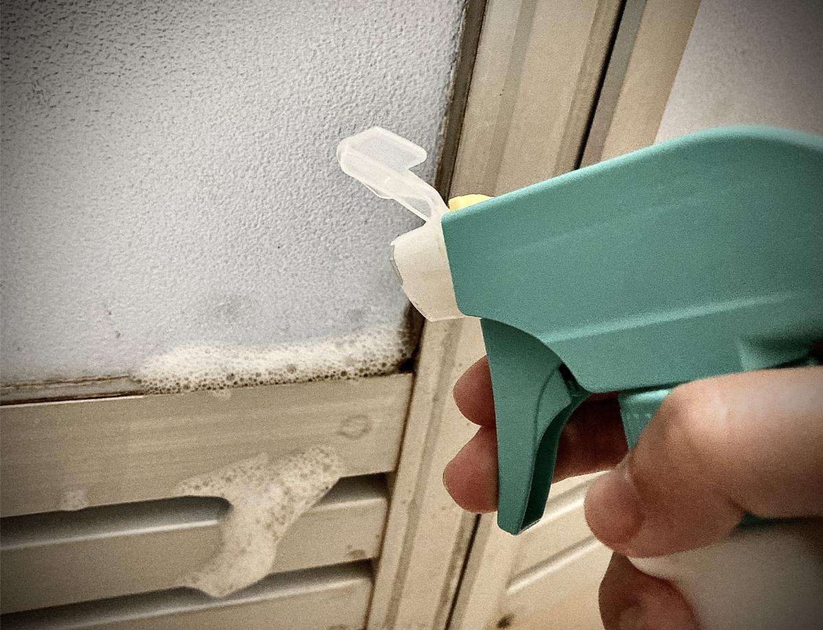 ゴムパッキンのカビ取りの黒カビ除去法と効果的な対策ガイド