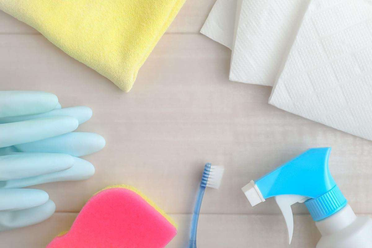 床のカビ取りの正解は？黒カビ除去とフローリング掃除の対策