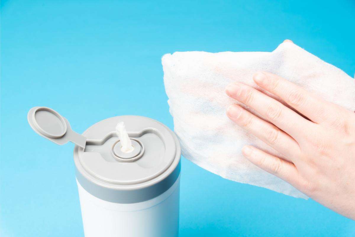カビ取りウェットティッシュの徹底比較！効果的な拭き方とNG使用場所とは？